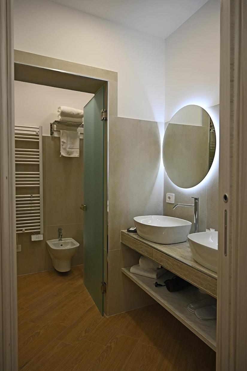 Mom Apartment Rooms&Suites Tivoli Kültér fotó